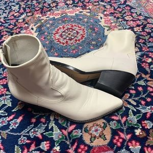 Dolce Vita back zip bootie